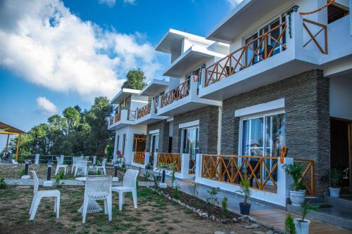 Maatidera Resort Kanatal The Boutique stay in the Lap of Himalayas