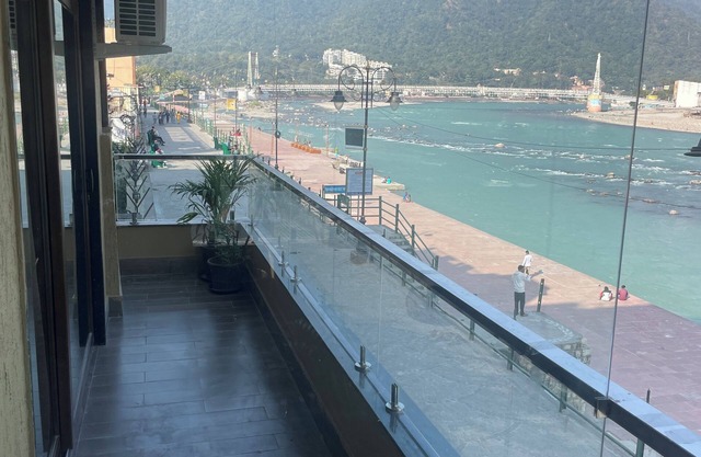 Maayaa inn by Ganges
