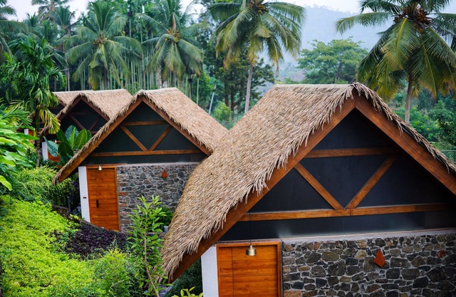 Maayaa riverside villa by KPM Tripenta