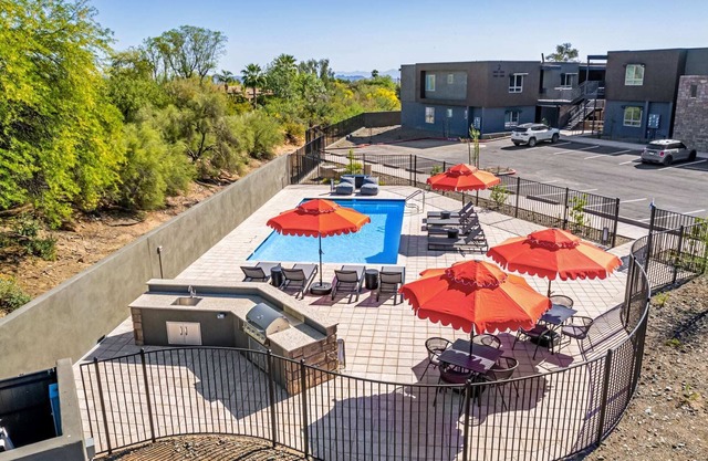 Macallister 2008|Heated Pool|Close 2 Golf|BBQ|View