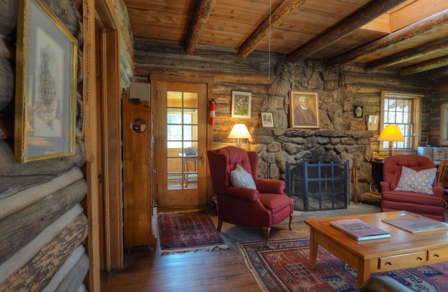 Maccracken Stead -- Ev #3259 2 Bedroom Cabin by RedAwning