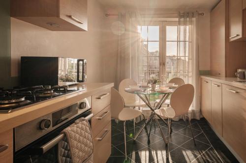 Mackie Residence - SJA Stays - 3 Bed Apartment with parking