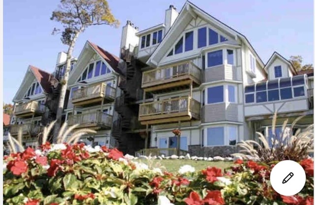 Mackinac island Lovely charming studio w/balcony!!