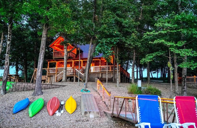 Cabaña con 30 acres, muelle y lago privado, cerca de Ozarks