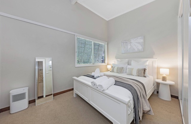 MacMasters Beach Lake House - Quiet and Family Friendly