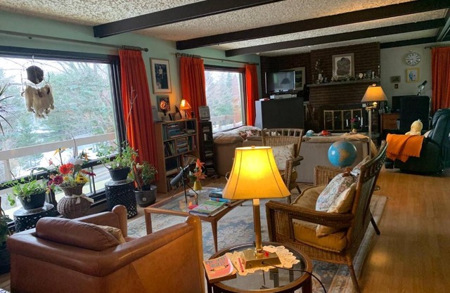 Madelyn’s Val David spacious calm Home