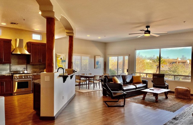 Madera Canyon Home with GVR access.