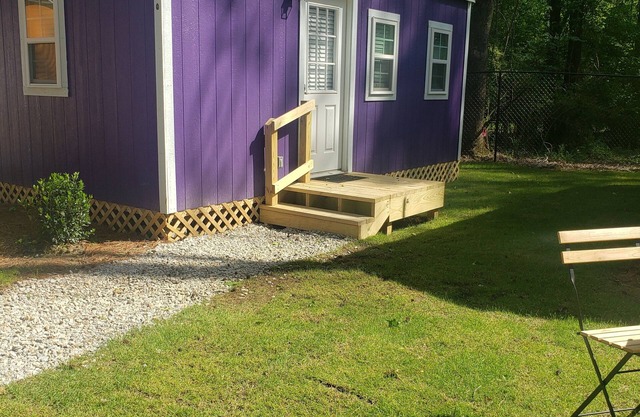 MadHatter Tiny Home- 9 Miles to AUBURN AL & Jordan Hare Stadium