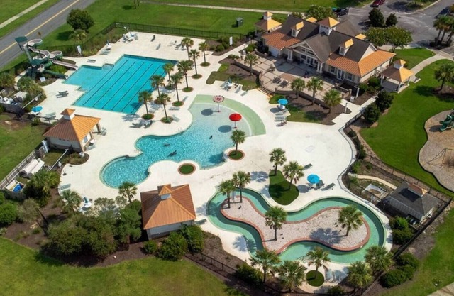 Madisyn’s Manor - Luxe Comfort + Style Pet Friendly & Amazing Pools
