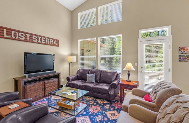 Madora Creek House - 460 Sequoia Circle