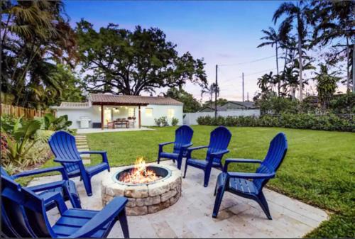 Madrinas Cozy Three Bedroom One Bath with Spacious Backyard