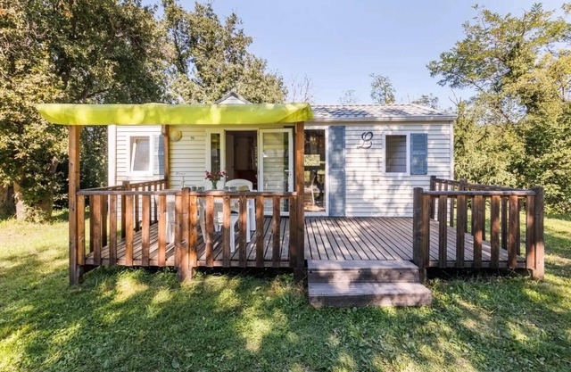 Maeva Respire campsite in La Croze *** - 3 Room Relaxation Mobile Home 4 People + TV