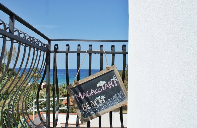 MAGAGGIARI BEACH HOUSE