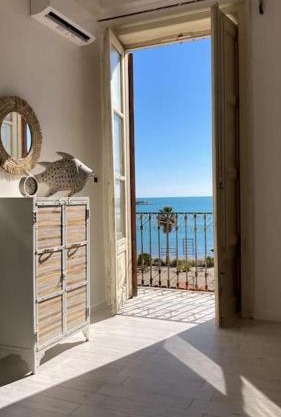 Magellano Suite. Fronte Mare + Free Park + Wi-Fi