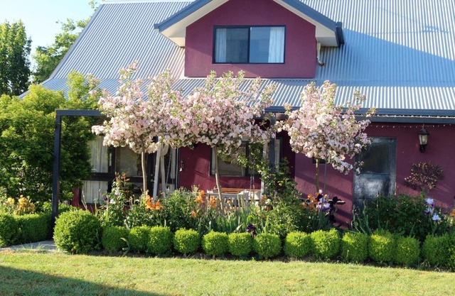 Magenta Cottage