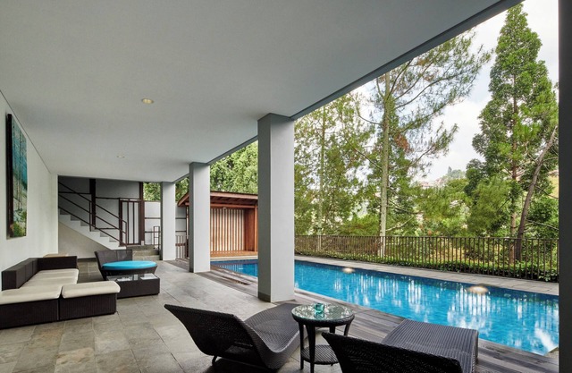 Magenta Hill View Villa 6 bedrooms with a private slide pool