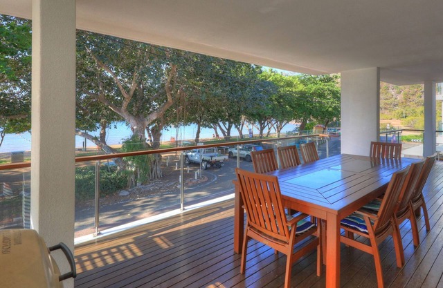 Maggies Beachfront Apt. 3