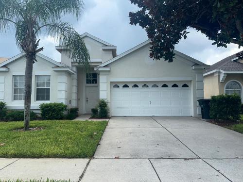 Magical Home with private pool and close to parks