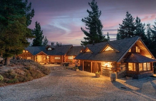 Magical Loft Among the Trees at Homewood Forest Retreat