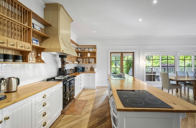 Magical Lucindale - 4 Bedroom House