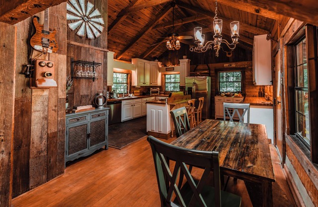 Magical Private Creekside Cabin in the Smokies