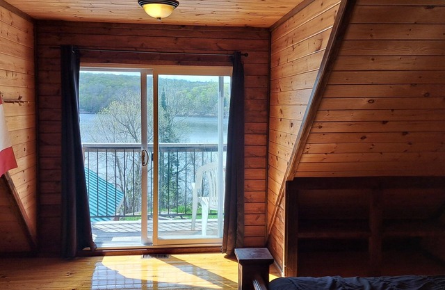 Magnetawan River beauty, located on 10 acres very peaceful and private.