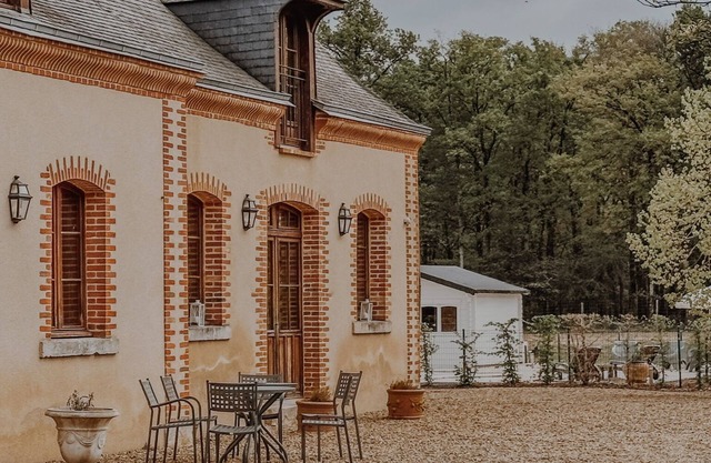 Magnífica finca de 4 * con tenis y piscina climatizada.