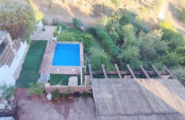 Magnifica casa en el centro del pueblo con piscina y barbacoa