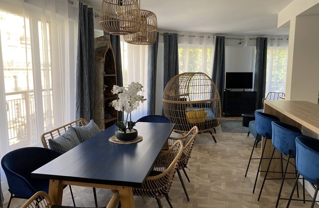 Magnificent 4* loft on the Canebière. Marseille, France. Air-conditioned. Autonomous arrival.
