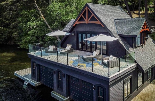Magnificent 6bdrm 8bath luxury on Lake Joe! Hot Tub! Gym! Boathouse!