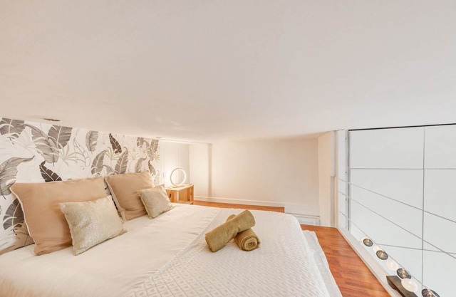 Magnificent cocoon with mezzanine near Paris, Orly airport and the metro!