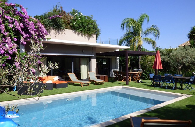 MAGNIFICA VILLA CONTEMPORÁNEA 5 * 250M2, PISCINA, 6 DORMITORIOS, 14 PERS, PLAYA 2MN