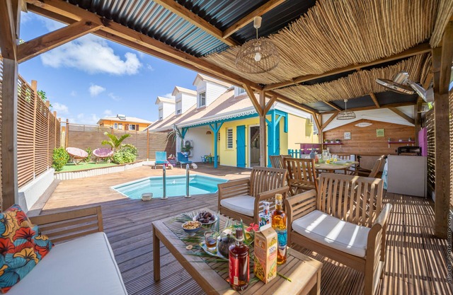 Magnificent family villa with swimming pool! Separate office, ideal for telecommuting.