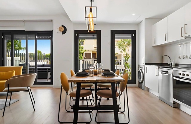 Magnificent flat with sea view and swimming pool