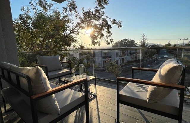 Magnificent Flat with Shared Pool in Milas