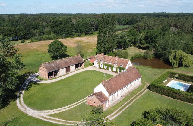 Magnificent Sologne property in great calm, private swimming pool