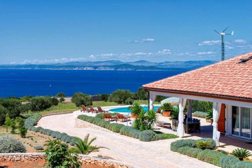 Magnificent Hvar Villa 7 Bedrooms Villa Lambik Beautiful Sea Views & Private Heated Swimming Pool