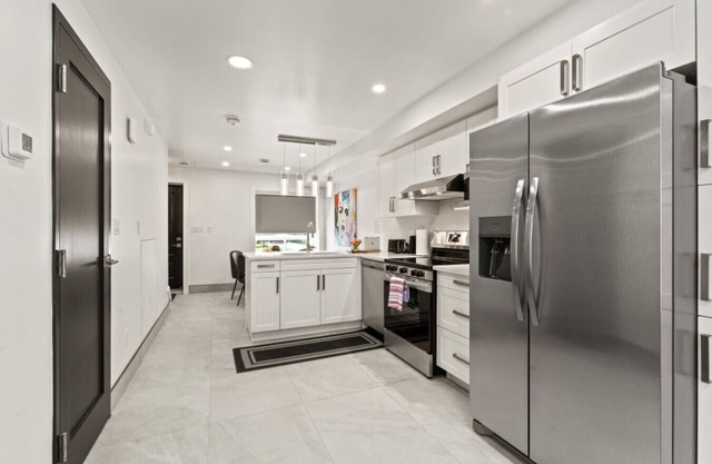 Magnificent Lakeview