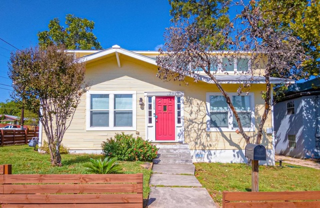 Magnificent Large Home Near Downtown