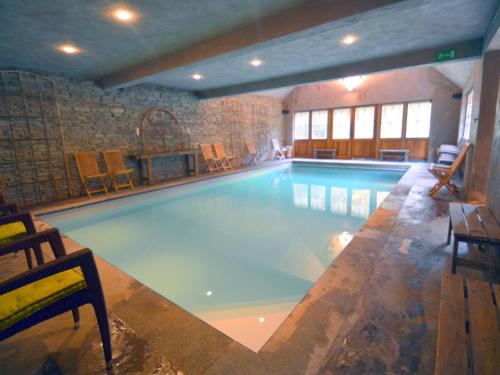 Magnificent Manor in Vresse-Sur-Semois with Sauna