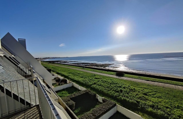 Magnificent sea view, direct access to the beach. 4-person apartment