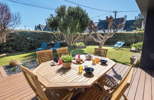 Magnificent seaside family villa by Groom*