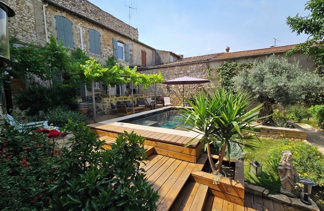 Magnificent town house with swimming pool.