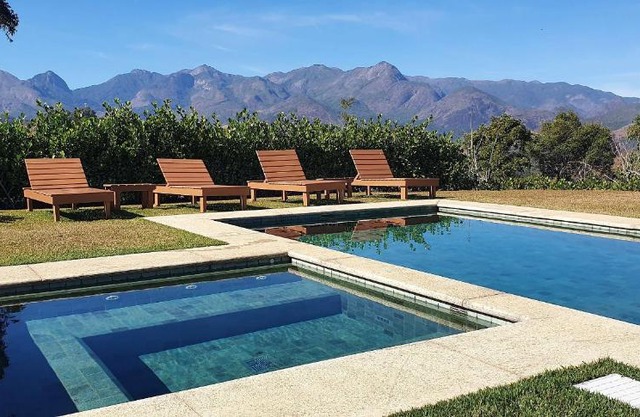 Casa Alto Itaipava vista incrível, piscina e hidro