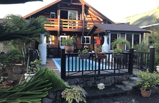 Magnífica Villa "Chalet" confortable a 100 m de la playa y del centro. piscina