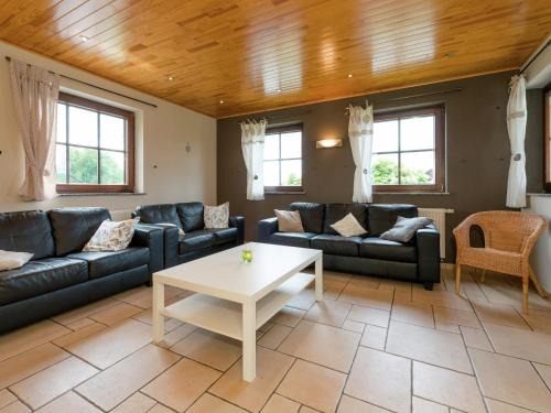 Magnificent Villa in Brisy with Sauna Roofed, cleaning included