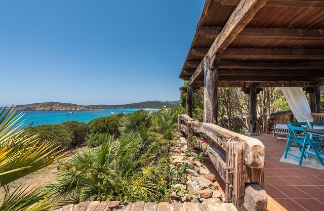 ☀️ Magnífica villa en la playa de Tuerredda