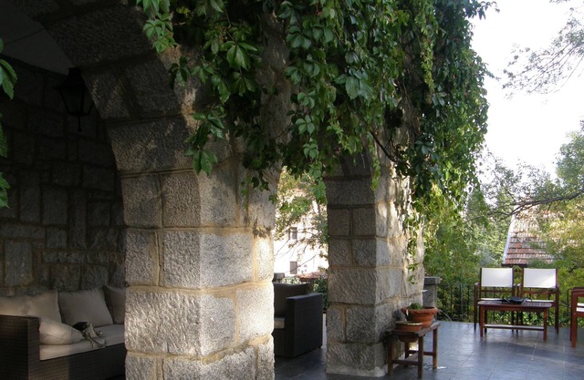 Magnífico chalet con piscina en la Sierra de Madrid. Wifi y todos los servicios.