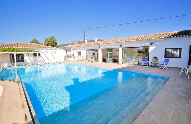 Magnificient Rural Home With Pool and BBQ