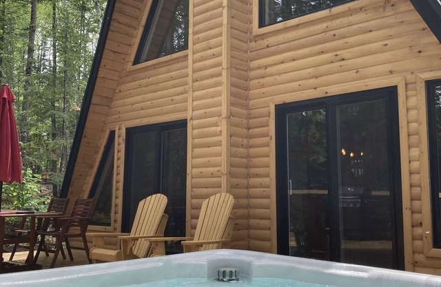 Magnifique Chalet A-frame au Bord de la Riviere St-maurice
